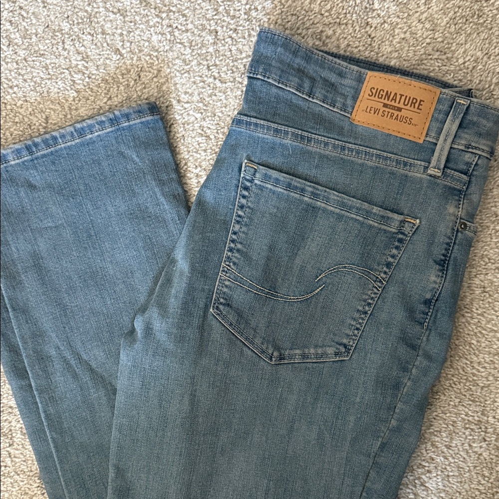 Signature by Levi Strauss Women's Light Blue Straight Leg Jeans